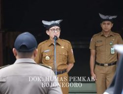 Peringati Hari Kartini, Pegawai Pemkab Bojonegoro Kompak Pakai Kebaya dan Udeng Samin